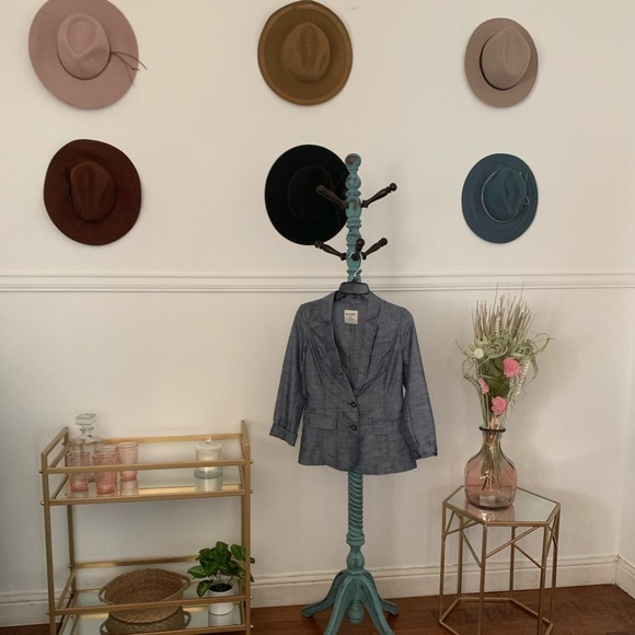 Jacket - Picture 1 of 2